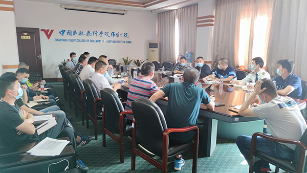 1647848690120734.jpeg 提前謀劃 周密部署 綿陽機(jī)場圓滿完成校飛保障1.jpeg