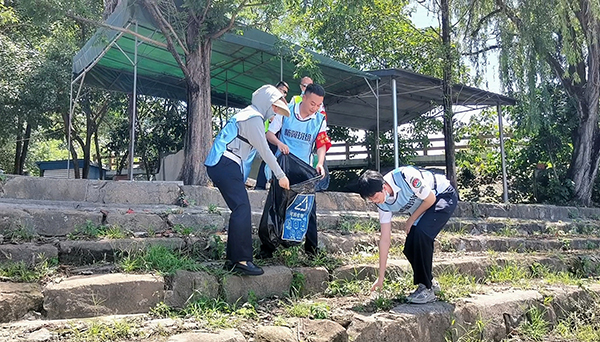 1658111327924322.jpg 安檢站旅檢一隊開展“學(xué)歷史 促凝聚”團建活動1.jpg