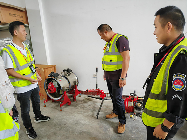 1664345430860334.jpg 綿陽(yáng)機(jī)場(chǎng)開(kāi)展第三季度應(yīng)急救援檢查工作.jpg